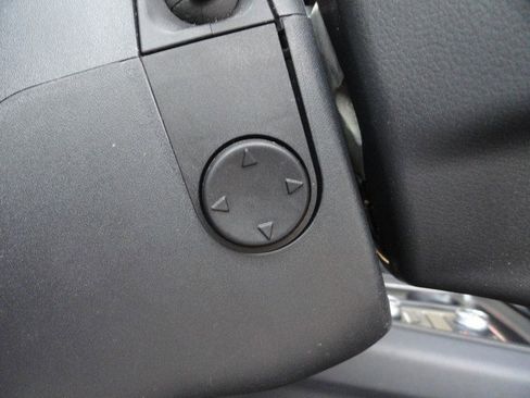 Used 2023 Ford Expedition Max XLT image 23