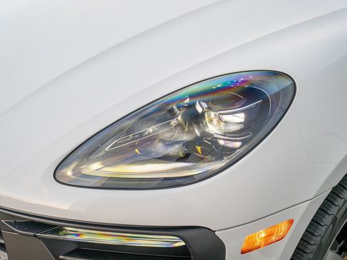 Certified 2026 Porsche Macan Turbo AWD/4WD image 30