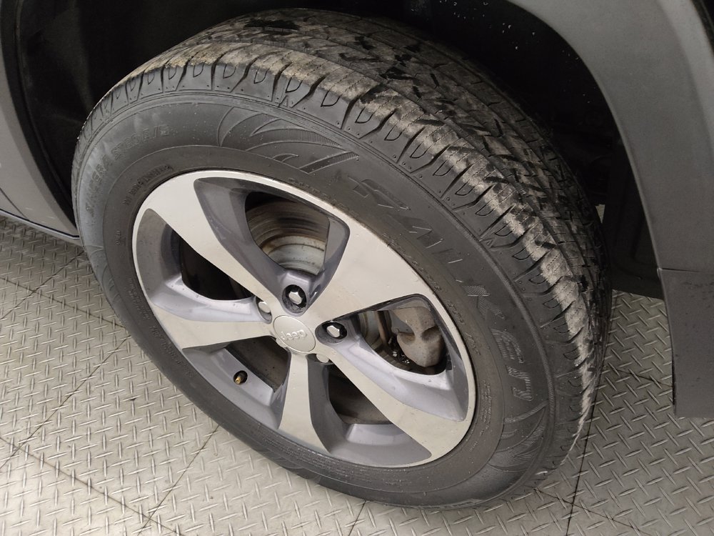 Used 2019 Jeep Cherokee Limited AWD/4WD image 31