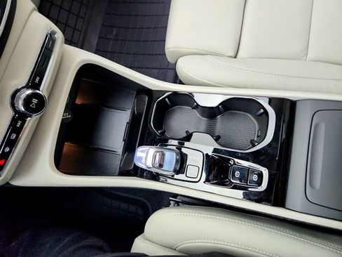 New 2026 Volvo XC40 B5 Plus w/ Climate Package image 22