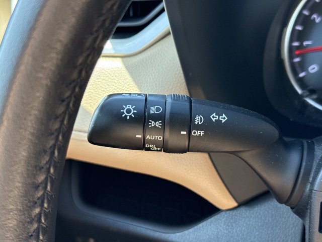 Used 2022 Toyota RAV4 XLE Premium AWD/4WD image 27
