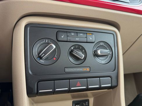 Used 2016 Volkswagen Beetle 1.8T SE image 17