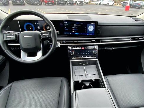 Used 2025 Hyundai Santa Fe SEL FWD image 16