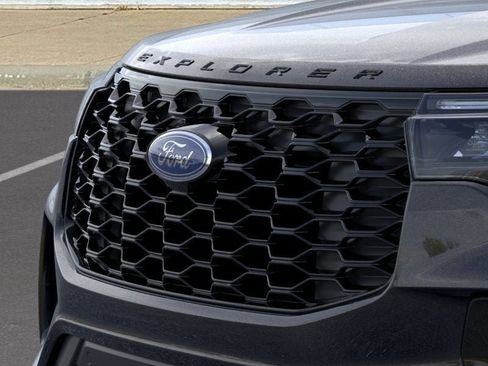 New 2026 Ford Explorer ST-Line w/ ST-Line Street Pack AWD/4WD image 17
