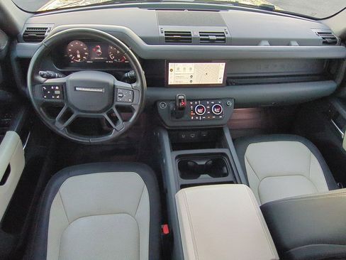 Used 2024 Land Rover Defender 110 X-Dynamic SE image 22