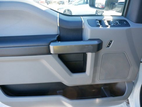 Certified 2022 Ford F250 XLT w/ XLT Value Package image 9