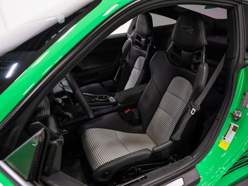 Used 2025 Porsche 911 GT3 RS RWD image 39