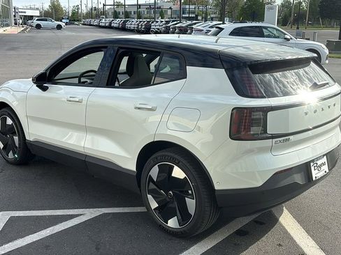 New 2026 Volvo EX30 Ultra w/ Climate Package image 4
