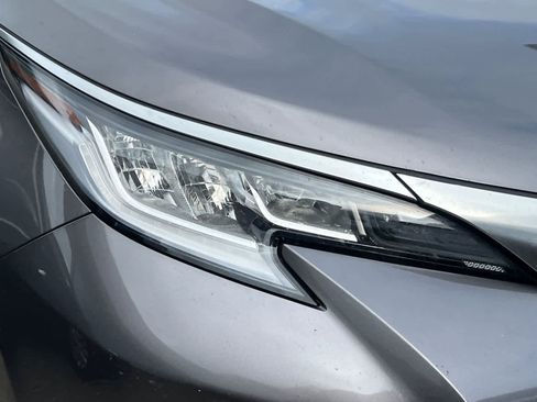 Used 2023 Toyota Sienna Limited AWD/4WD image 14