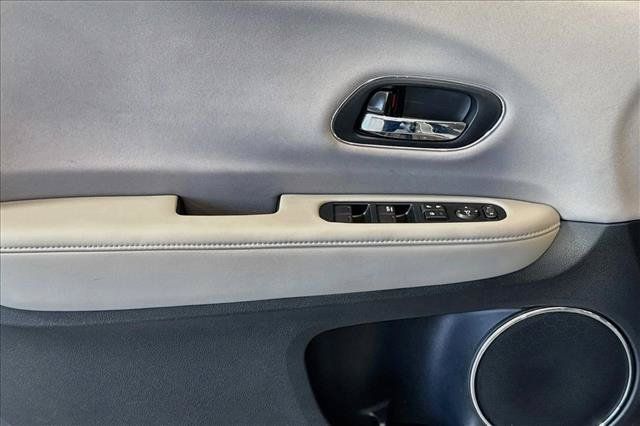 Used 2018 Honda HR-V EX image 16