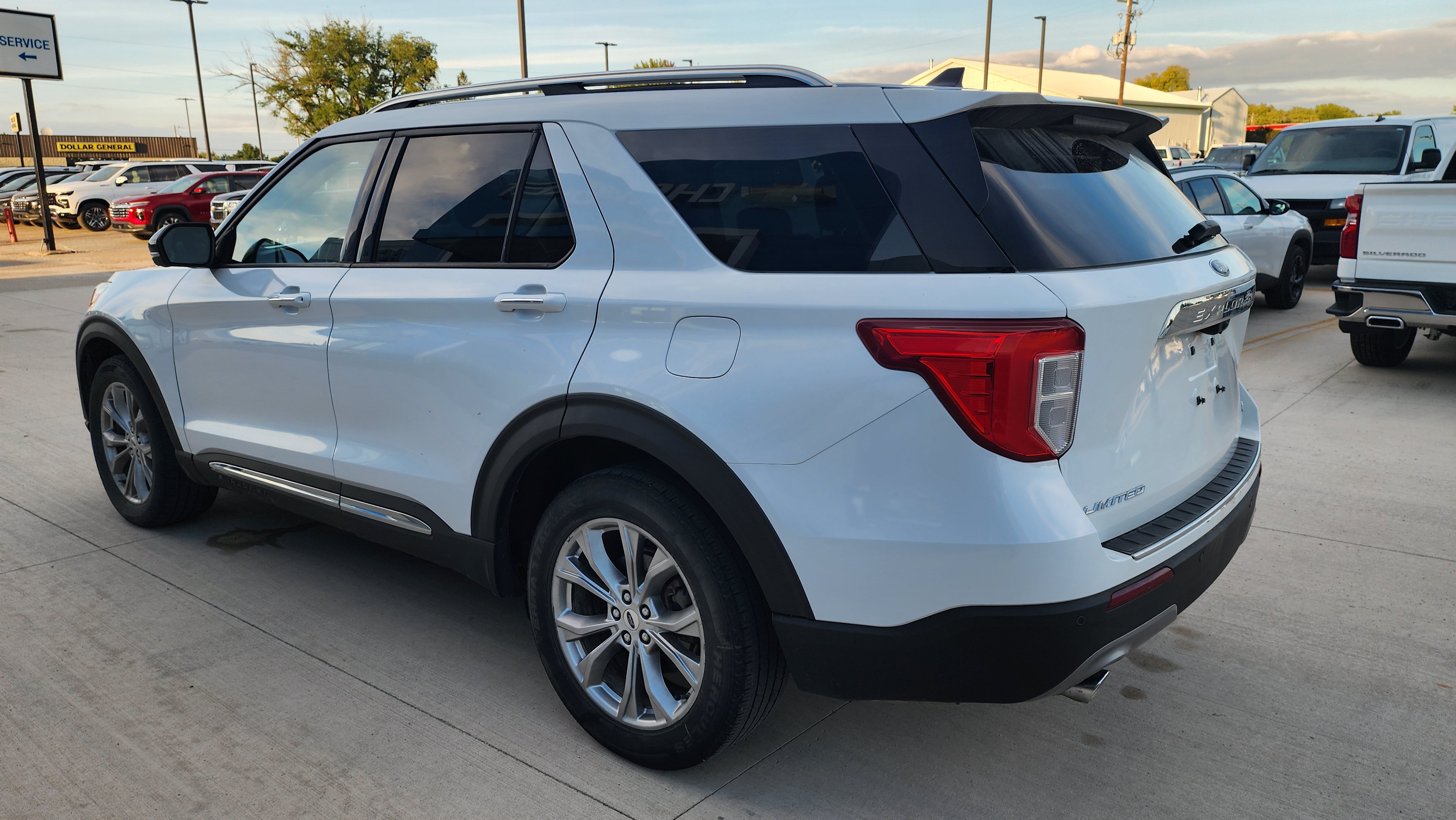 Used 2021 Ford Explorer Limited AWD/4WD image 6