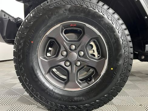 Used 2021 Jeep Gladiator Rubicon AWD/4WD image 11