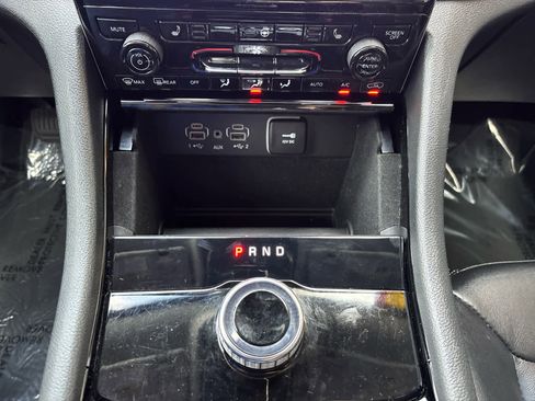 Used 2022 Jeep Grand Cherokee Limited image 10