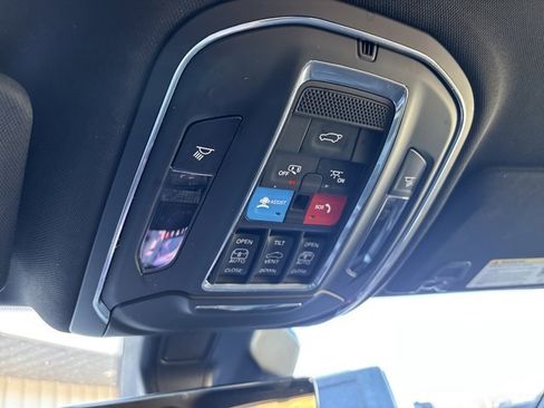 Used 2024 Jeep Grand Cherokee L Limited w/ Luxury Tech Group II image 39