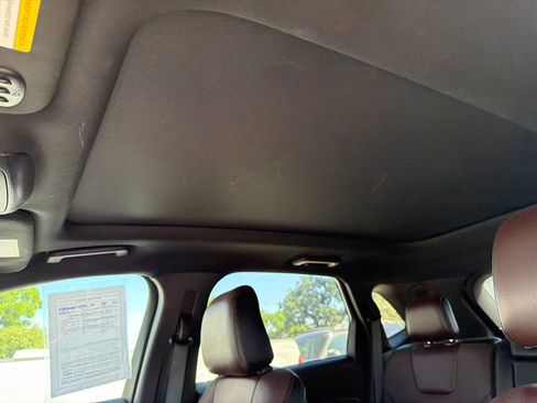 Used 2021 Ford Edge Titanium w/ Equipment Group 301A image 13