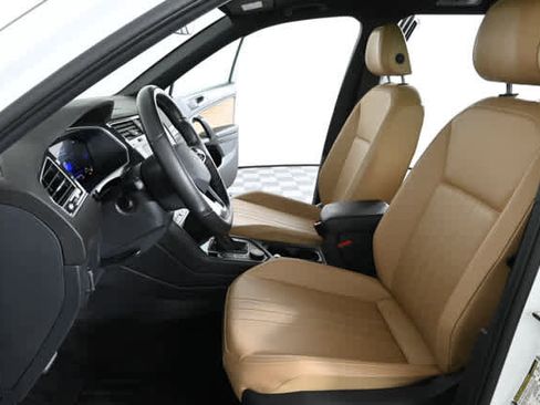 Used 2024 Volkswagen Tiguan SE R-Line image 20