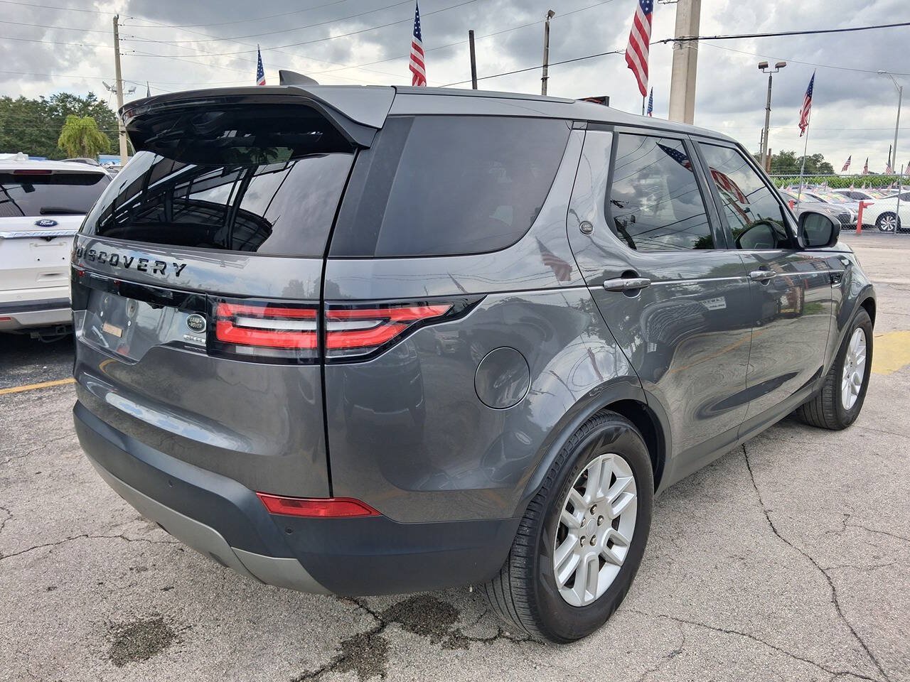 Used 2018 Land Rover Discovery HSE AWD/4WD image 5