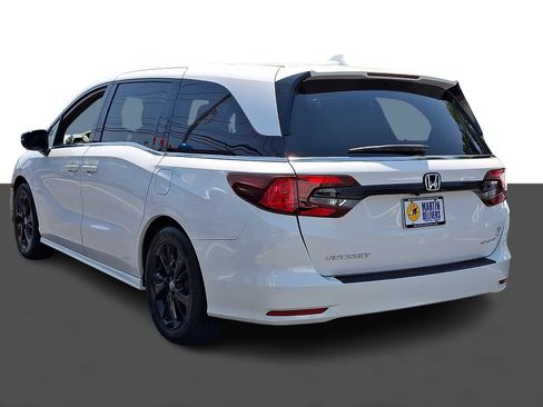 Used 2024 Honda Odyssey Sport image 4