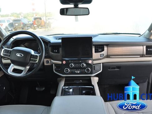 Used 2024 Ford Expedition Limited RWD image 17