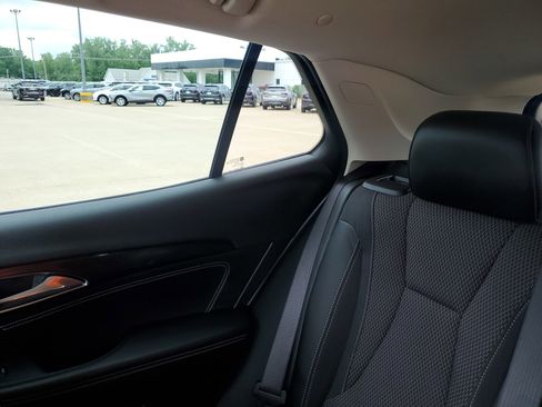 Used 2022 Buick Envision Preferred FWD image 13