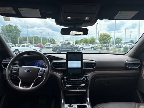 Used 2021 Ford Explorer King Ranch w/ Premium Technology Package AWD/4WD image 13