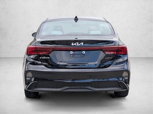Used 2023 Kia Forte LXS w/ LXS Technology Package image 7