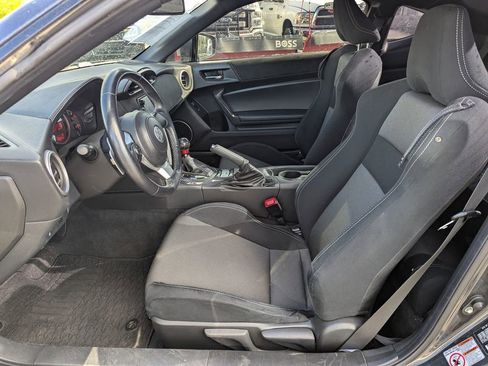 Used 2019 Toyota 86 RWD image 24