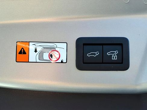 Certified 2025 Toyota Prius Limited image 11