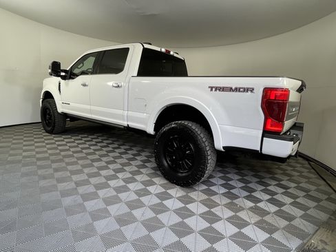 Certified 2022 Ford F350 Platinum w/ Tremor Off-Road Package AWD/4WD image 3