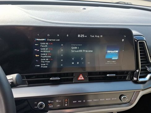 Used 2025 Kia Sportage EX FWD image 16