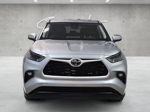 Used 2025 Toyota Highlander LE image 18