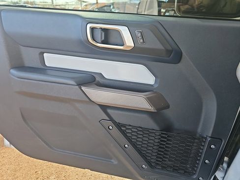 Used 2023 Ford Bronco Outer Banks image 12