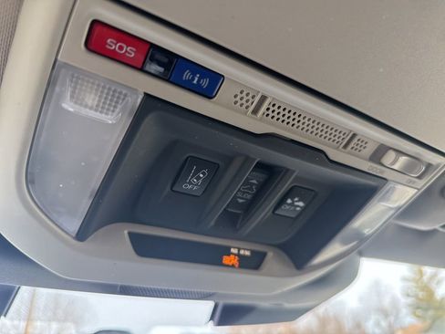 Used 2022 Subaru Forester Premium image 18