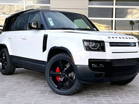 New 2026 Land Rover Defender 110 S image 2