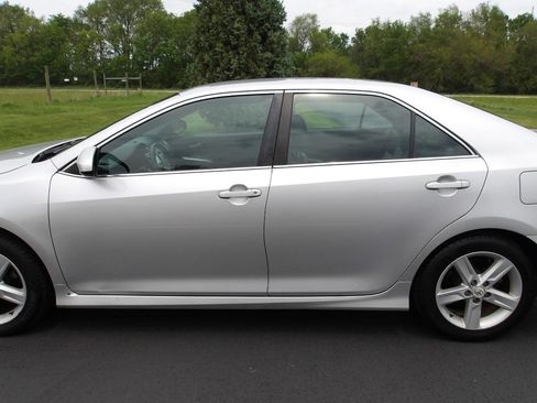 Used 2012 Toyota Camry SE FWD image 29