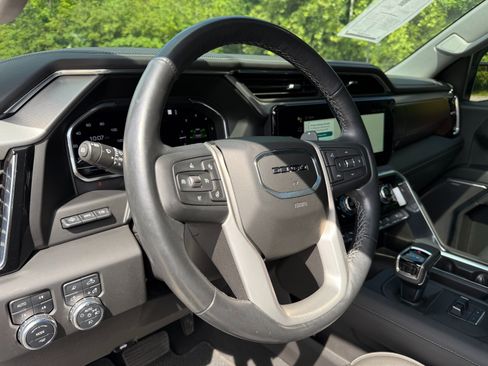 Used 2022 GMC Sierra 1500 Denali w/ Denali Reserve Package AWD/4WD image 10