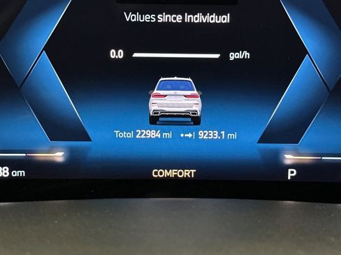 Used 2024 BMW X7 xDrive40i w/ Executive Package image 19