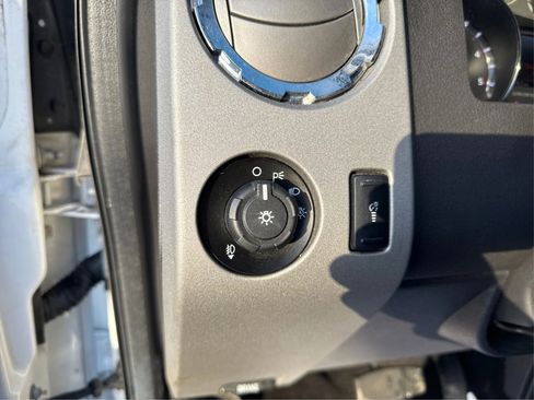 Used 2015 Ford F250 Lariat w/ Chrome Package image 21