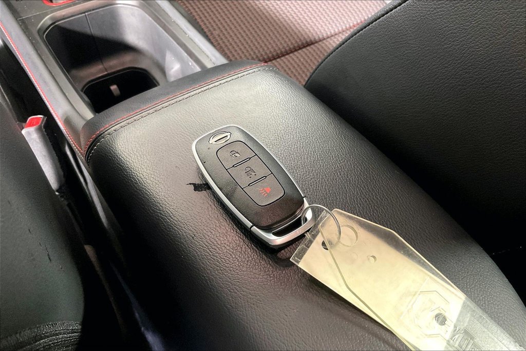 Used 2025 Nissan Kicks SR FWD image 12