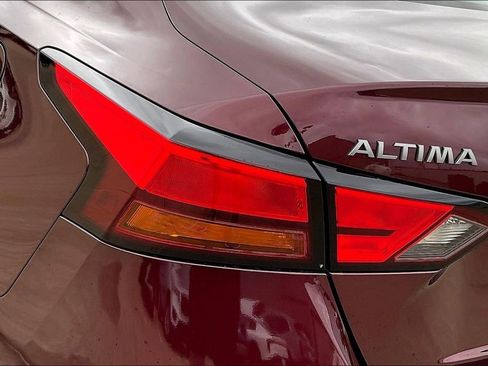 Used 2025 Nissan Altima 2.5 SV image 29