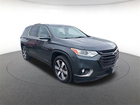 Used 2018 Chevrolet Traverse LT w/ LPO, Black Accent Package image 1