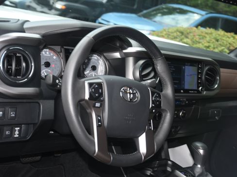 Certified 2023 Toyota Tacoma Limited AWD/4WD image 9