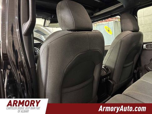 Used 2024 Jeep Wrangler Willys image 24