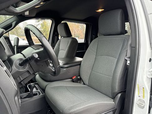 Used 2024 RAM 3500 Tradesman w/ Chrome Appearance Group image 11