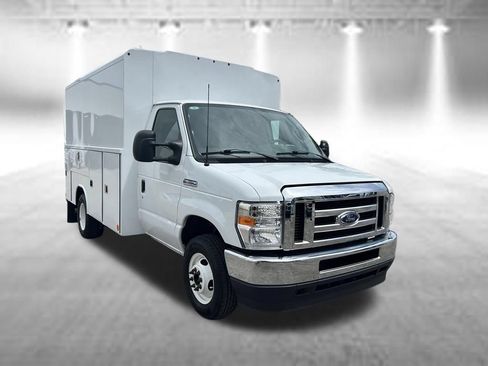 Used 2024 Ford E-350 and Econoline 350 Super Duty w/ Power Windows & Locks Group RWD image 2