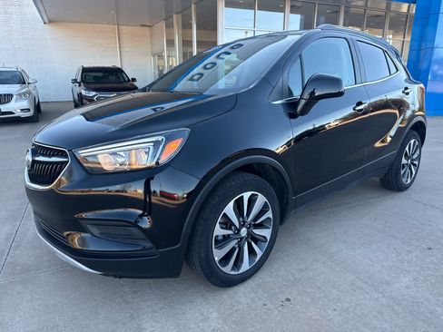 Used 2022 Buick Encore Preferred w/ Safety Package image 2