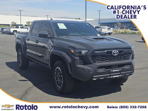Used 2025 Toyota Tacoma TRD Sport w/ TRD Sport Upgrade Package image 1