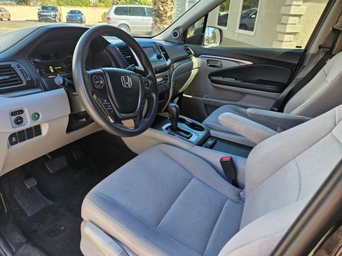 Used 2017 Honda Pilot LX image 9