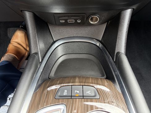 Used 2019 Chevrolet Malibu Premier w/ Sun and Wheel Package FWD image 29