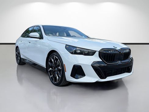 New 2027 BMW 530i RWD image 1